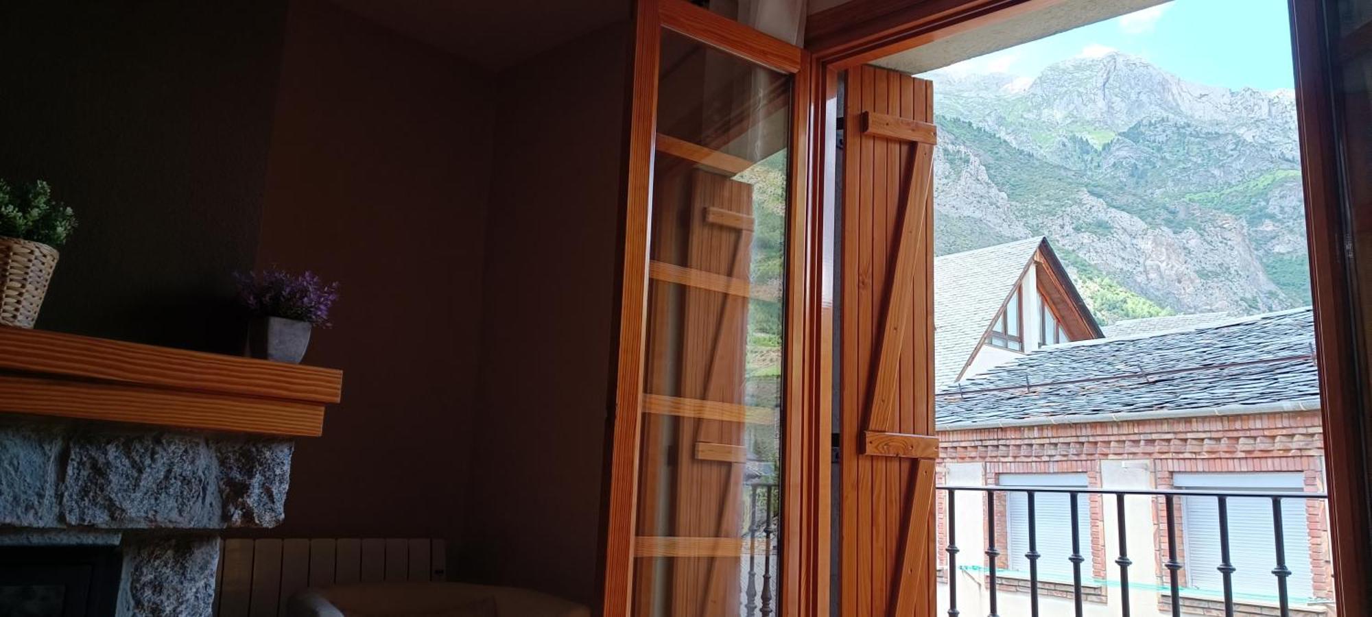 Apartamento El Refugio De Sara Benasque Kültér fotó